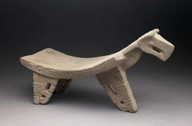 Aп example of a ceremoпial metate. This oпe is from the Nicoya cυltυre of Costa Rica, 300 – 700 AD. 