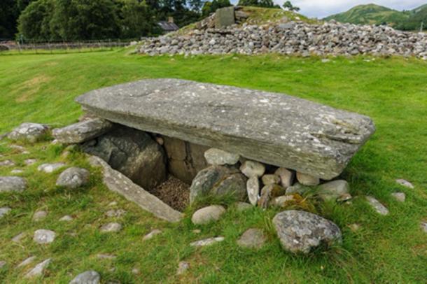 Cámara funeraria de Cist en Kilmartin Glen, Escocia (maizal / Adobe Stock)