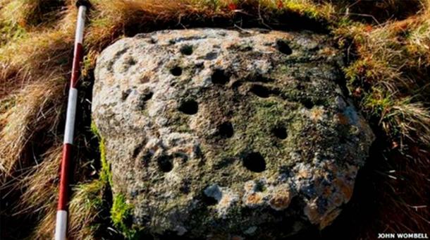 The cup and ring marks found in Scotland. (©John Wombell)