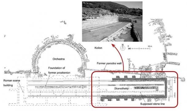 Durante una excavación en 2007 del antiguo Teatro Messene griego, los investigadores descubrieron tres hileras de piedras que les han llevado a concluir que los antiguos griegos usaban un escenario móvil.  (Ryuichi Yoshitake)