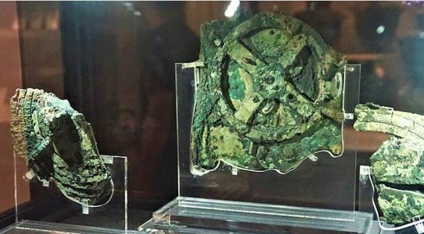 Antikythera Mechanism on display at the National Archaeological Museum, Athens. Source: Joyofmuseums/CC BY-SA 4.0