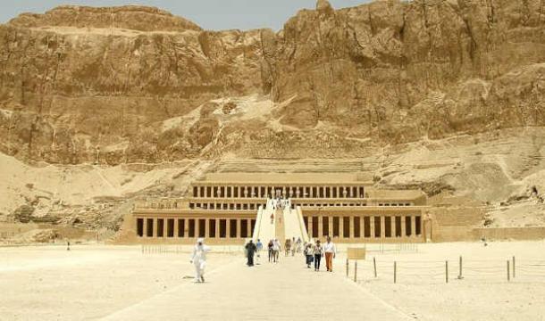 Archaeologists Find 11 Sealed Middle Kingdom Burials in Luxor, Egypt