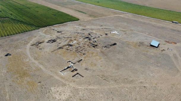 Bronze Age Structures Buried Intentionally by Cult in 3,000 BC in Anatolia