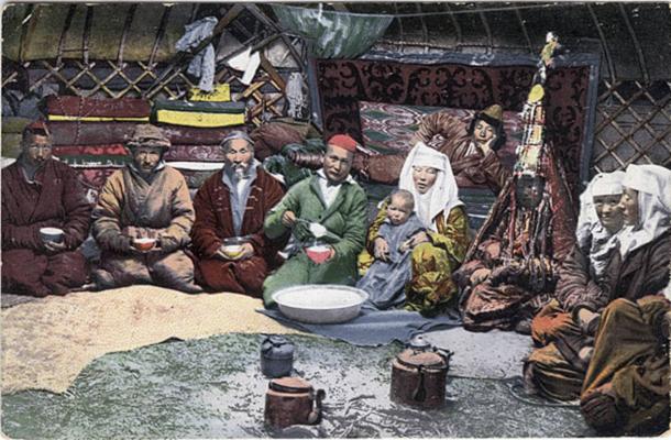 Inside a Kazakh yurt, photo 1911-14.