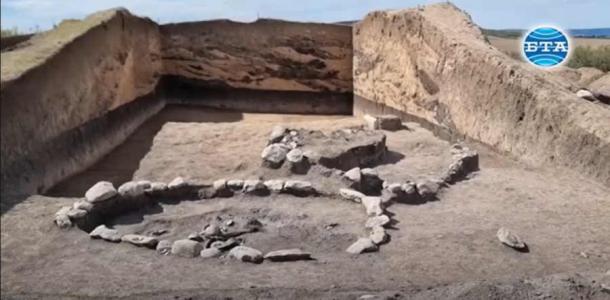 Stone Structures and Roman Chariot Unearthed in Varna Necropolis