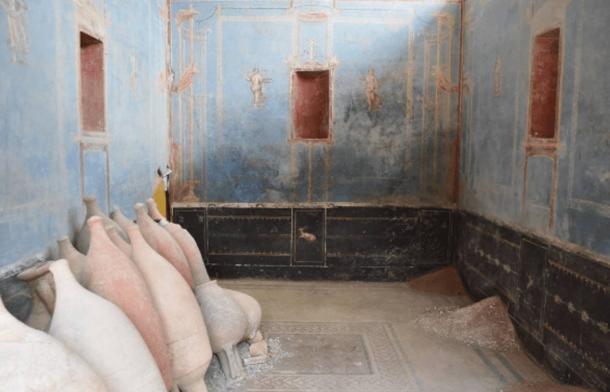Stunning Roman Shrine With Rare Blue Paint Uncovered in Pompeii 