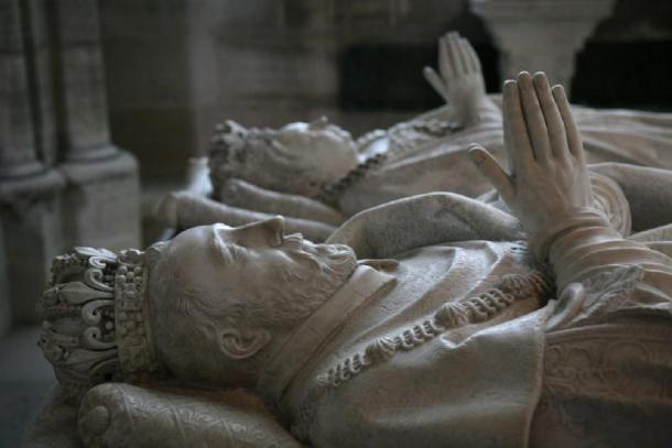 Funeral sculptures of Henry II and Catherine de’ Medici in Basilique de Saint-Denis, France. (Germain Pilon / CC BY-SA 3.0)