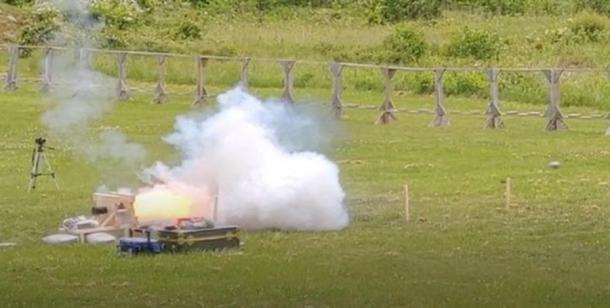 Researchers tested medieval gunpowder recipes in this replica of an early 15th-century stone-throwing cannon (Adapted from ACS Omega 2021)