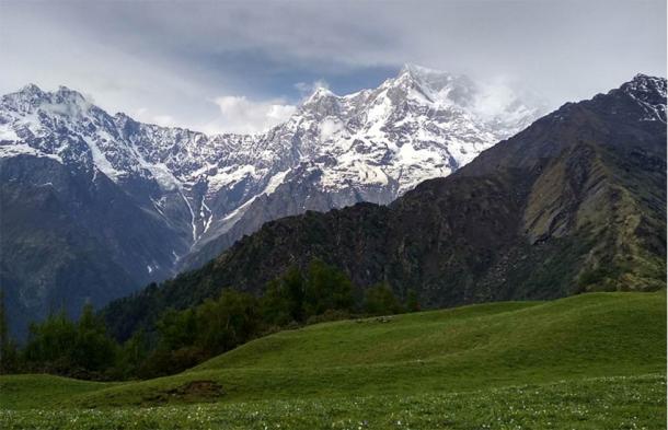 Himalayan peaks seen from Madhyameshwar temple. (Sushant Pandey / Knowledge of India)