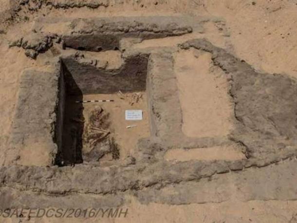 Entierro excavado de una ciudad perdida cerca de Abydos que data de hace 7.000 años. (Ministerio de Antigüedades de Egipto)