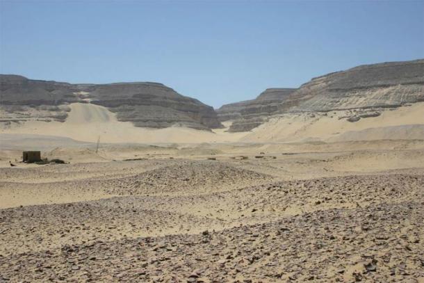 El cementerio real de Abydos, Umm El Qa'ab (Madre de las vasijas) donde se encontraron las tumbas de los faraones de las dinastías 1-2. (Markh / Dominio público)