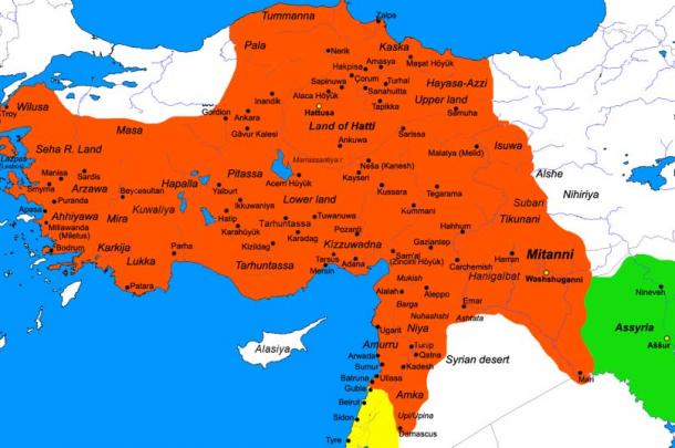 Mapa del Imperio hitita en su mayor extensión, Mersin y el montículo Yumuktepe se encuentran en la costa sur.  (Javierfv1212 / Dominio público)