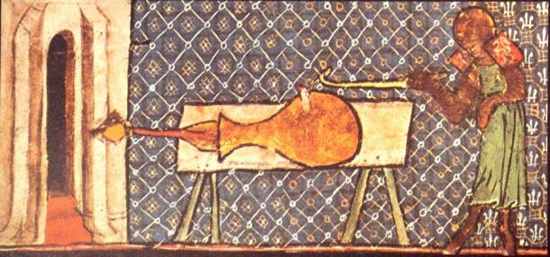 Earliest picture of a European cannon using the first medieval gunpowder recipes. De nobilitatibus, sapientiis et prudentiis regum, Walter de Milemete, 1326. (Public Domain)