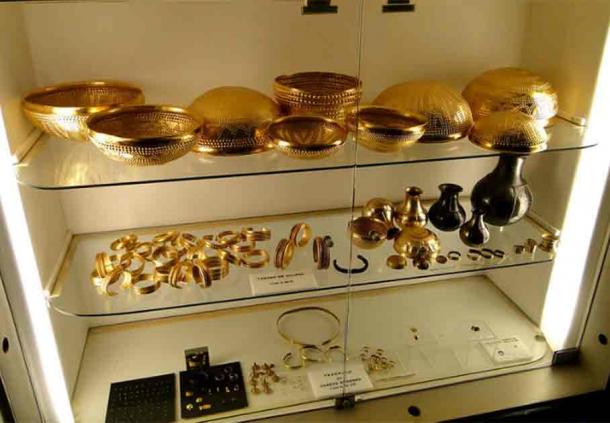 The pieces of the hoard were crafted in the Late Bronze Age. (Santiago Lopez-Pastor/CC BY-ND 2.0 DEED)