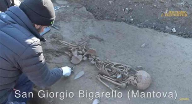 The location of one of the morticians, including a dagger placed near the body.  (YouTube Screenshot/ArchaeoReporter)