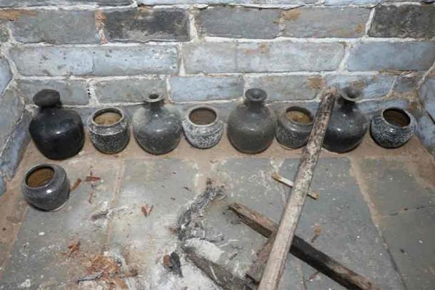 Among the pottery artifacts discovered in the chamber of the Ming Dynasty tomb. (Shanxi Provincial Institute of Archaeology)