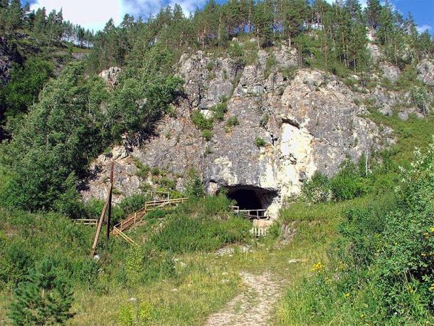 Denny’s remains were discovered in Denisova Cave in Siberia, Russia, a fossil specimen which provided evidence of the interbreeding between Denisovans and Neanderthals. (Демин Алексей Барнаул / CC BY-SA 4.0)