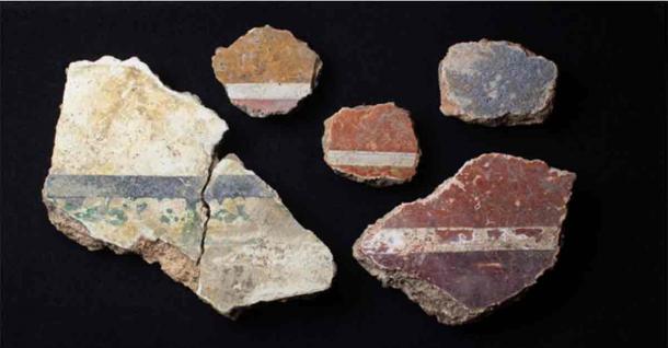 The remnants indicate that the Roman villa found in England was adorned luxuriously with painted plaster. (Red River Archaeology Group)