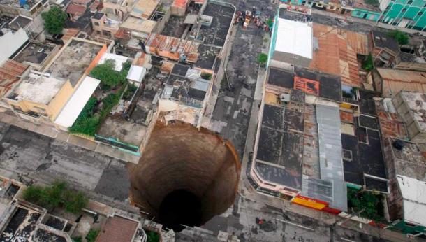 A sinkhole of over 60 meters (200 feet) opened up in Guatemala City in 2010 (horslip5 / CC BY 2.0)