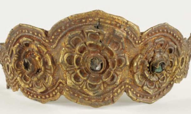 The trove includes crowns and other treasures from the Angkor period, which ran from the ninth to the 14th century AD. (Cambodian Ministry of Culture and Fine Arts/Handout via Xinhua)