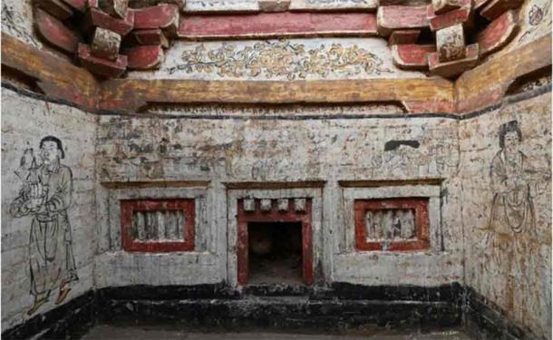 Wall murals on one of the Jin Dynasty tombs. (Shanxi Institute of Cultural Relics and Archaeology /China Daily)