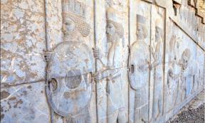 Top image: Immortals, Persian warriors bas relief in Darius palace, Persepolis, Iran.  Source: grigvovan