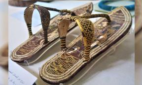 A pair of King Tut’s sandals. Source: © Merja Attia